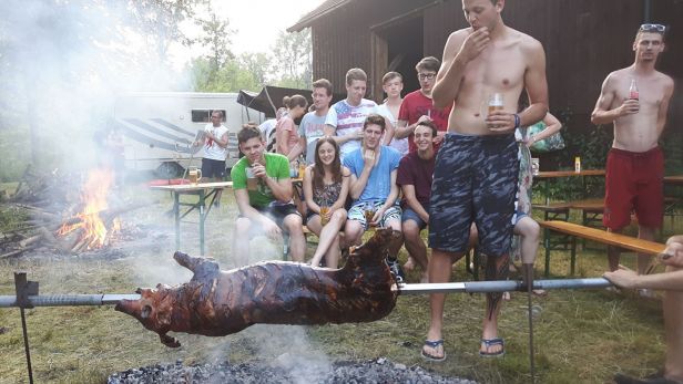 Beim UBBC Sommerfest gab es diesmal wieder eine normale Sau