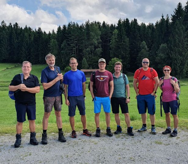 DIn allen Belangen überlegen - die Heimakteure aus Neuhaus