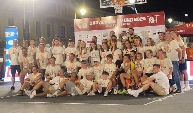 3x3 Event 2024 Veranstalter Crew vor den Vorhang